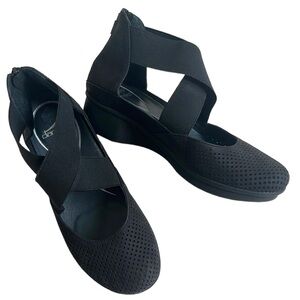 EUC Dansko Leather Laura Cross Cross Strap Shoes Black Size 7